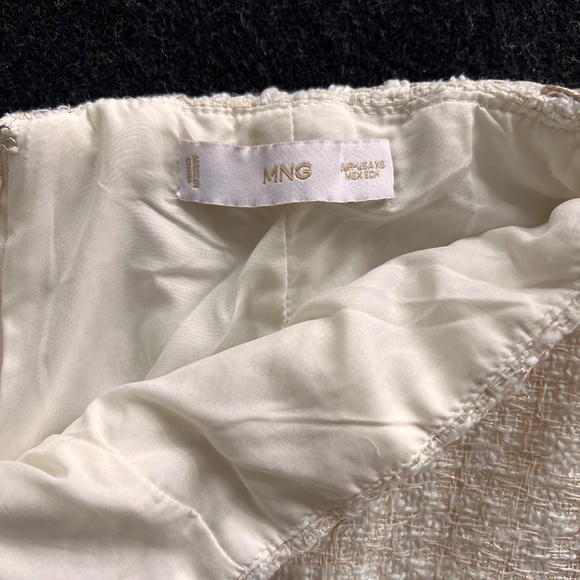 Mango // High Waist // Cream Shorts with Red Trim - Picture 2 of 8